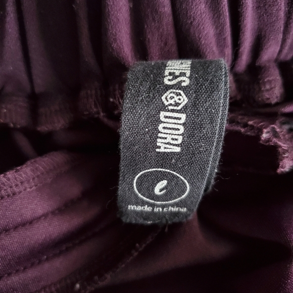 Agnes & Dora Plum Weekday Pant - Picture 3 of 3